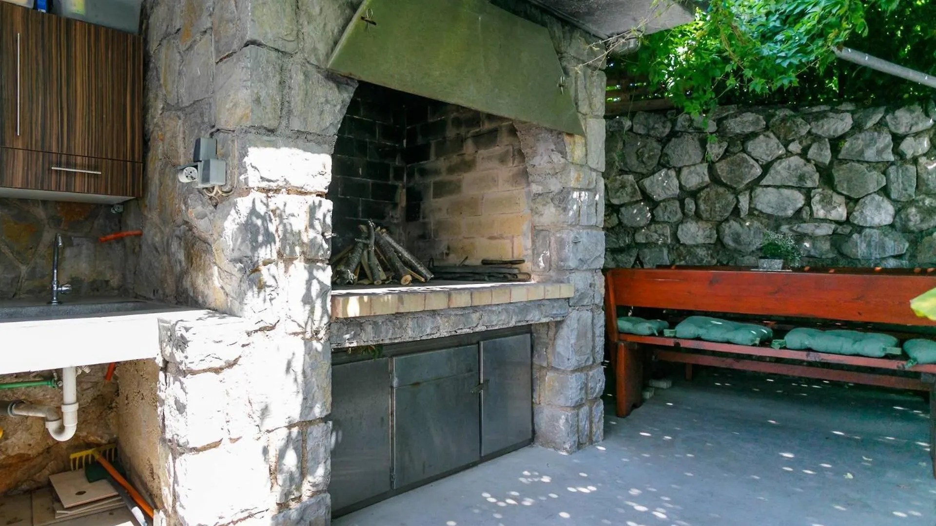 Guest house Apartments Paradiso Krk Town